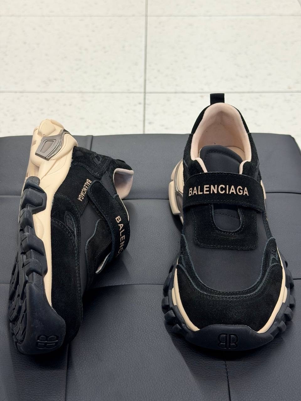 ,кроссовки женские balenciaga,кроссовки balenciaga,кроссовки balenciaga triple s,кроссы баленсиага женские оригинал