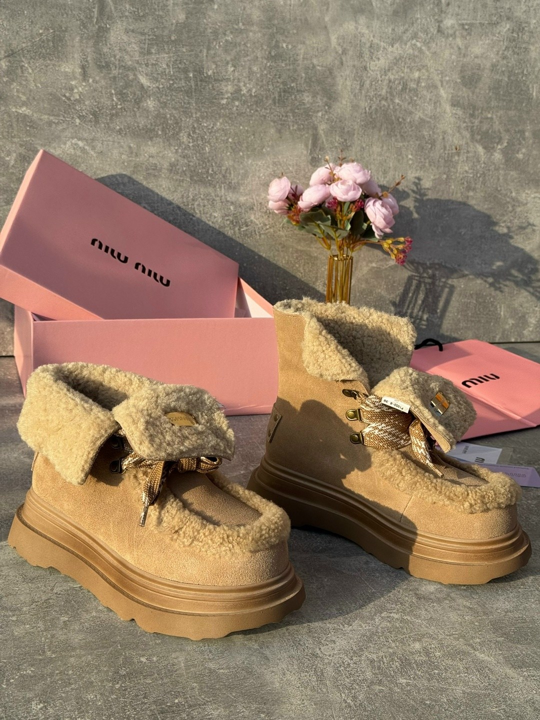 ,женские лоферы с мехом miu miu,зимняя  женская,лоферы на меху,женские угги
