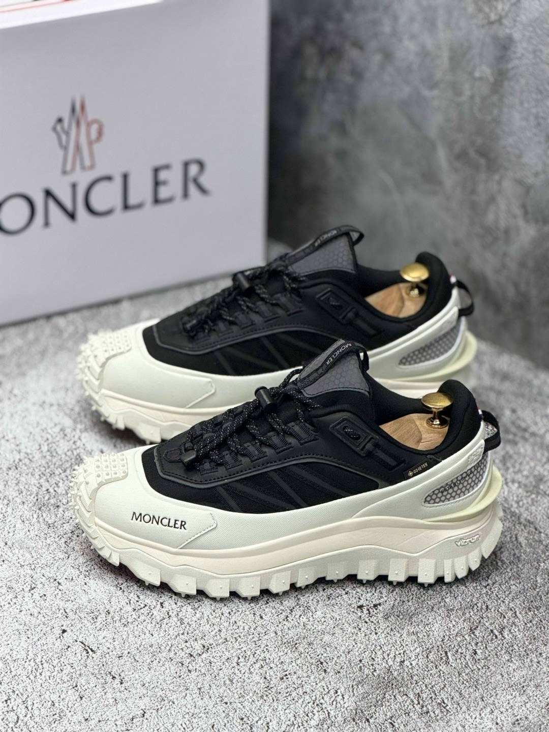 кроссовки moncler,кроссовки moncler trailgrip gtx trainers белый черный,монклер кроссовки,кроссовки moncler trailgrip gtx,moncler trailgrip gtx