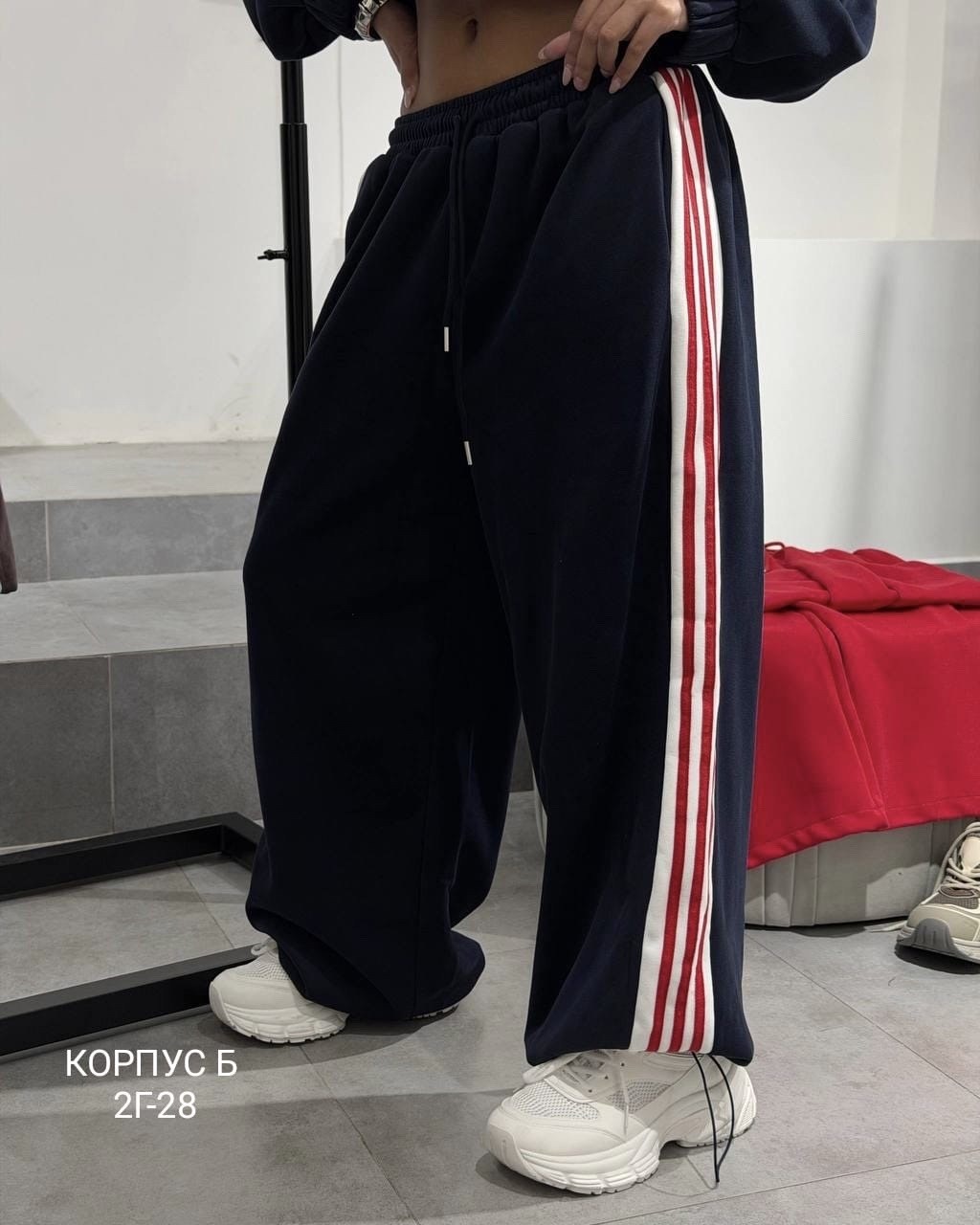 костюм спортивный,женский спортивный костюм,повседневный спортивный костюм,спортивный костюм стильный,стильные костюмы