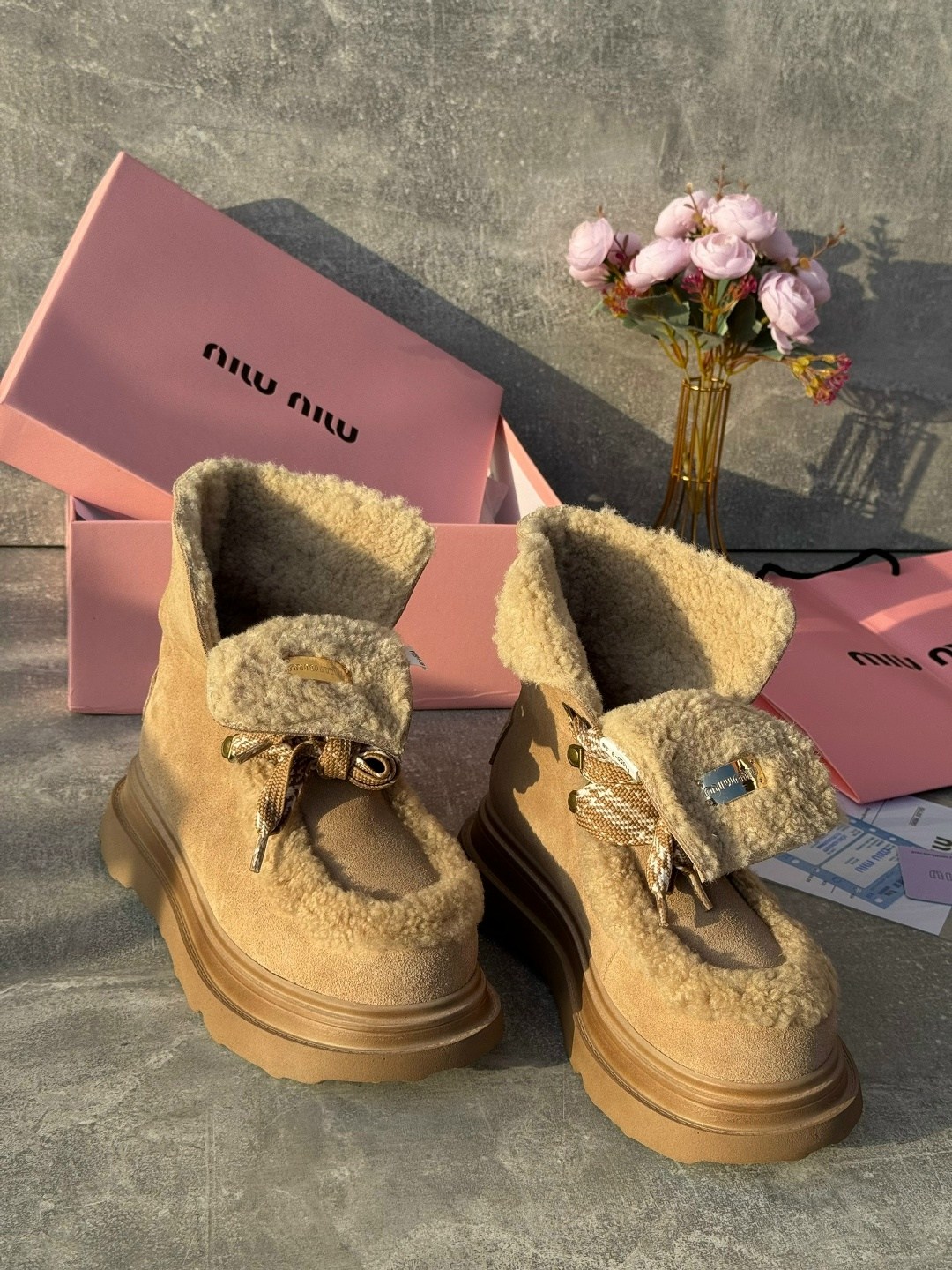 ,женские лоферы с мехом miu miu,зимняя  женская,лоферы на меху,женские угги