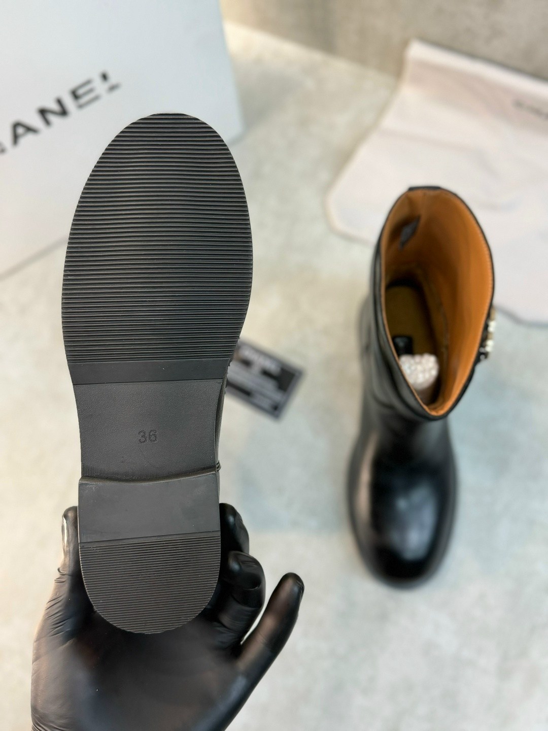 ботинки chanel,сапоги chanel,шанель сапоги женские,женские осенние сапоги chanel 2026 черные кожаные,шанель сапоги
