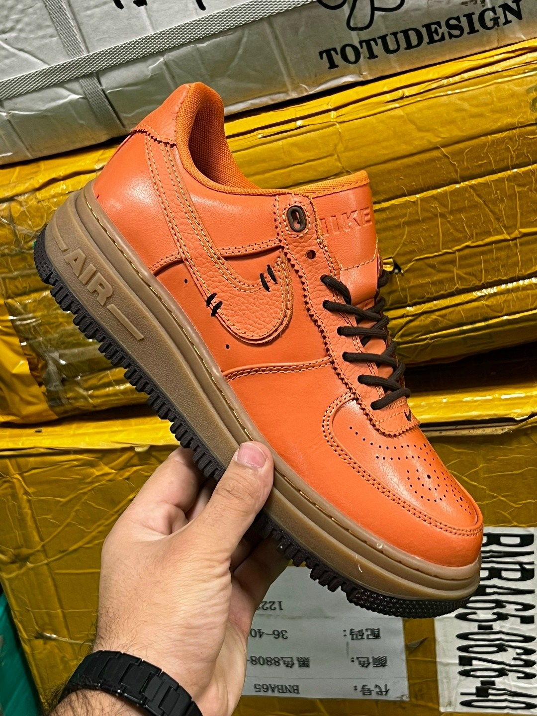 кросcовки nike air force 1,nike air force 1 low luxe,nike air force 1 luxe black gum,nike air force 1 luxe,nike air force 1