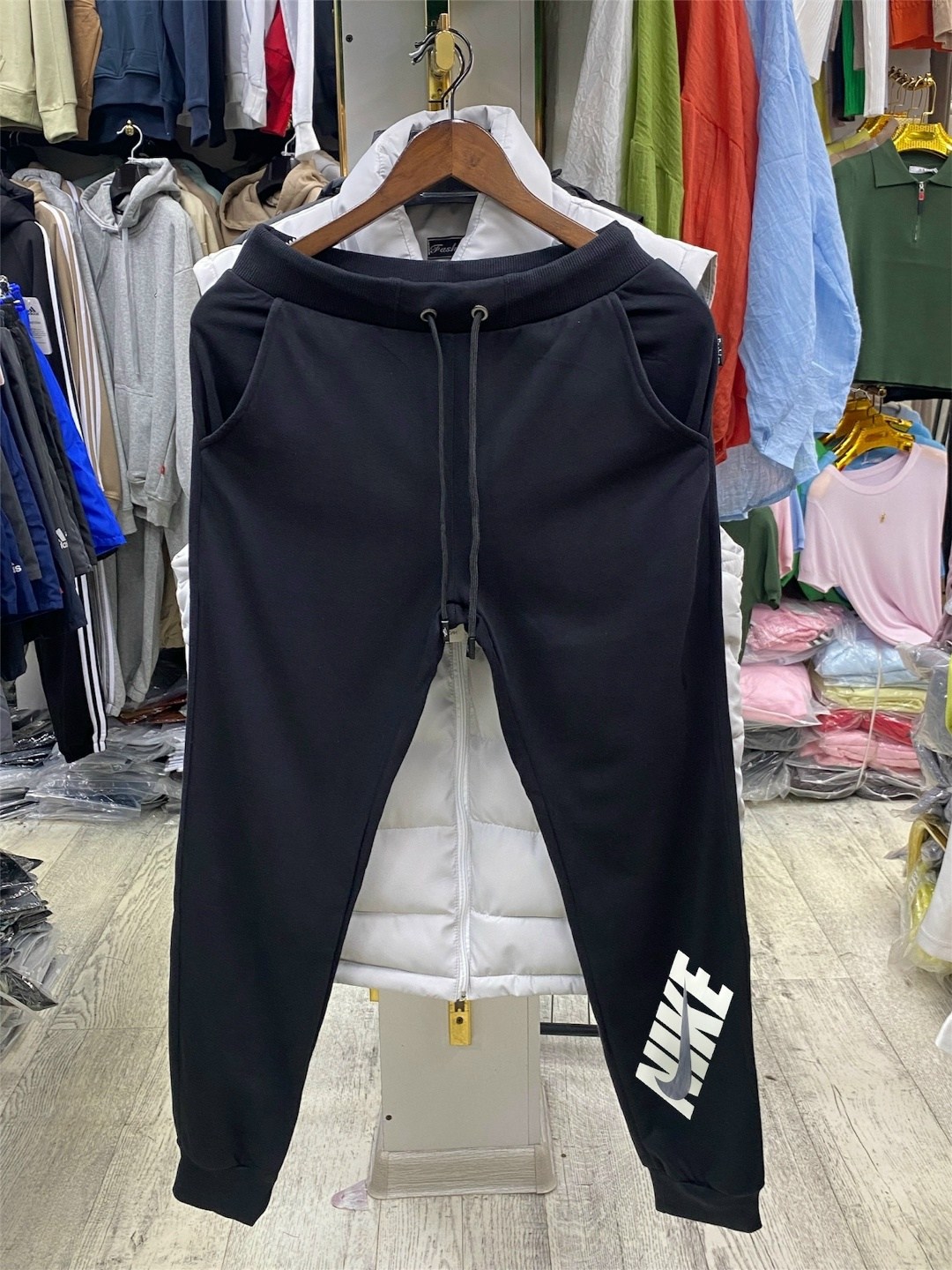 штаны спортивные мужские adidas,брюки спортивные,мужские спортивные штаны,мужские спортивные брюки,штаны спортивные мужские nike