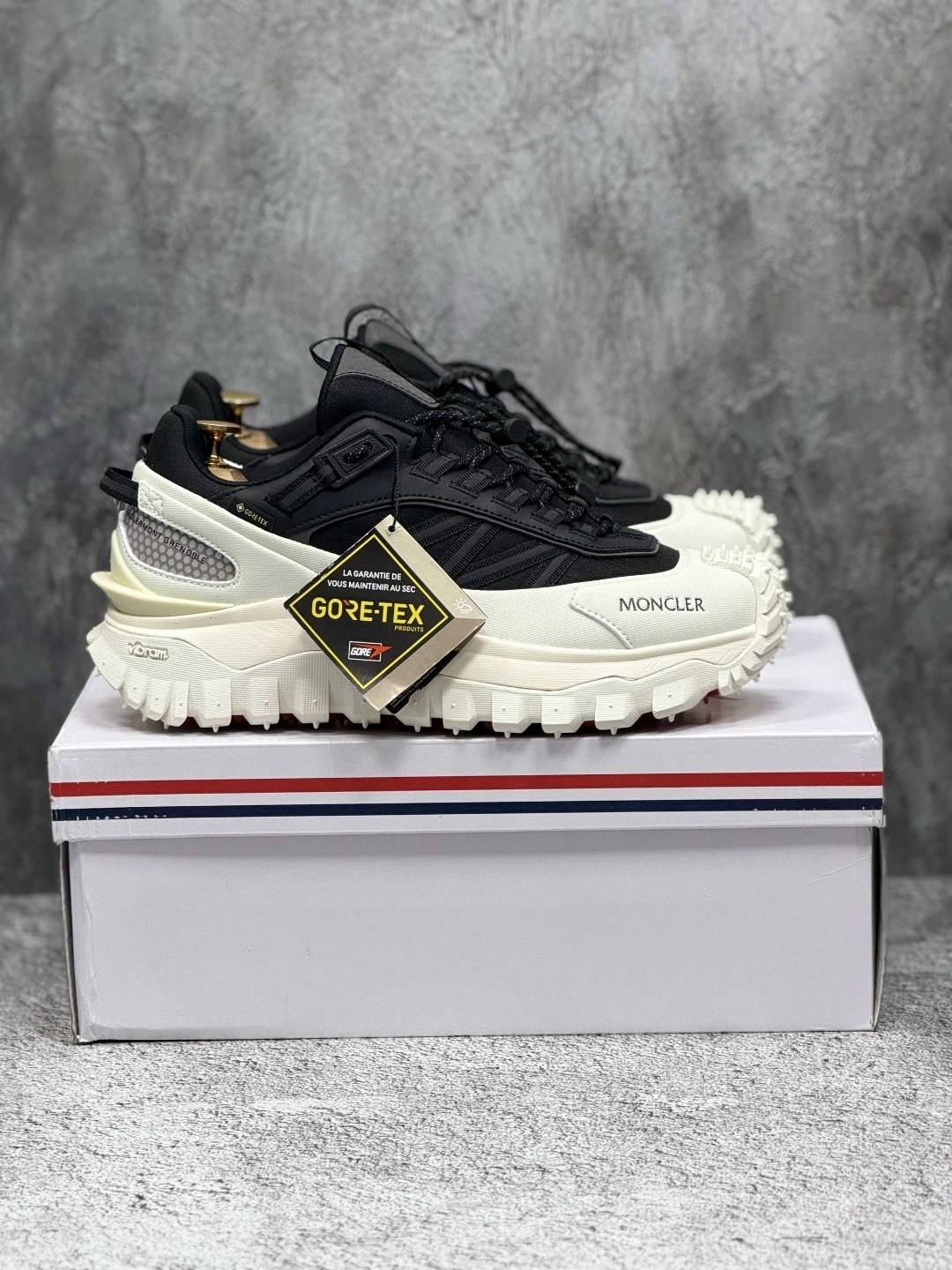 кроссовки moncler,кроссовки moncler trailgrip gtx trainers белый черный,монклер кроссовки,кроссовки moncler trailgrip gtx,moncler trailgrip gtx