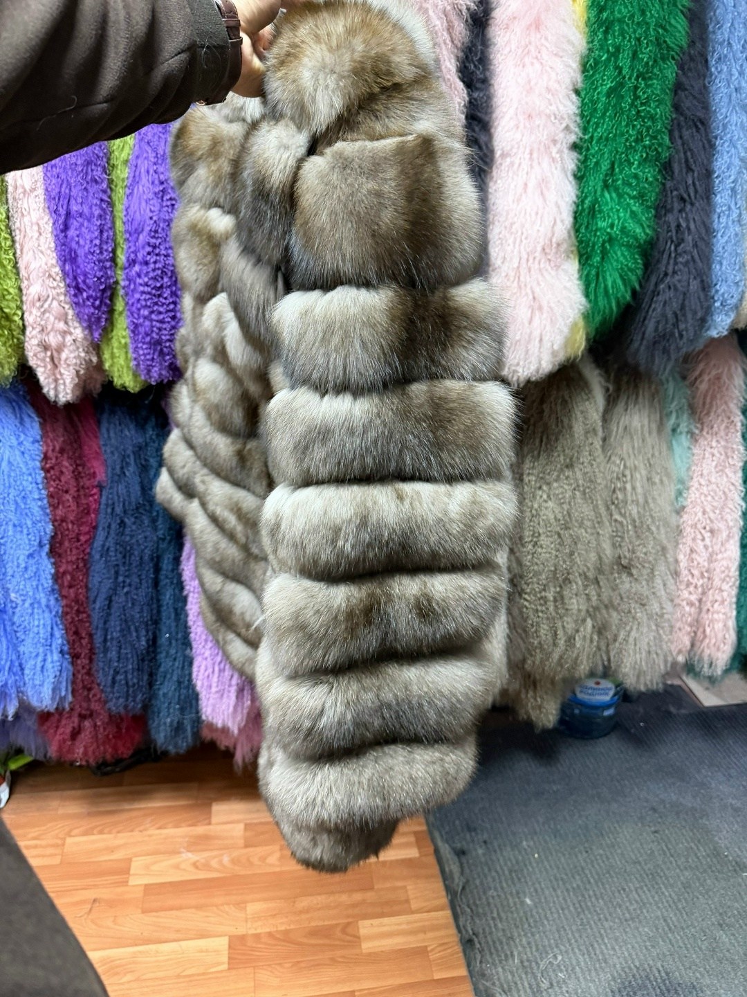 короткие шубы из куницы,шуба из песца,шуба соболь,короткая шуба из куницы с английским воротником,шуба песец