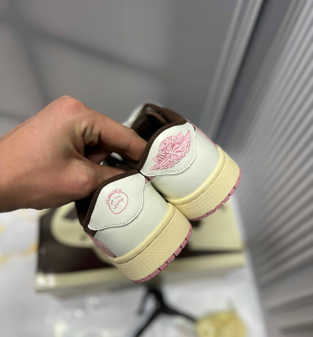 кроссовки nike travis scott x air jordan 1 low,,женские кроссовки,кроссовки nike travis scott x air jordan 1,кроссовки nike air jordan 1 low travis scott