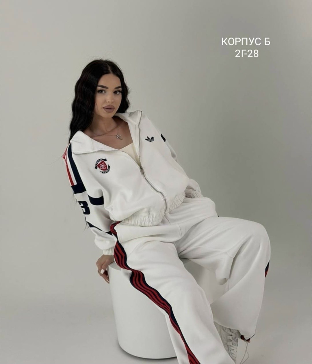 костюм спортивный,женский спортивный костюм,повседневный спортивный костюм,спортивный костюм стильный,стильные костюмы