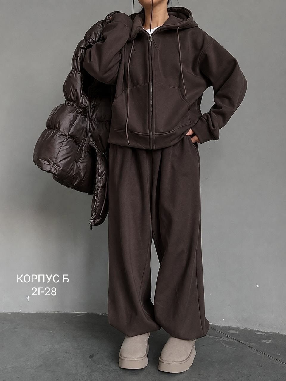 celine женский костюм на флисе кофейного цвета,cпортивный костюм женский на флисе,женские костюмы на флисе,костюм на флисе,теплый костюм на флисе