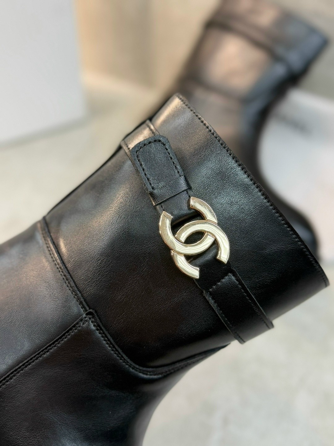 ботинки chanel,сапоги chanel,шанель сапоги женские,женские осенние сапоги chanel 2026 черные кожаные,шанель сапоги