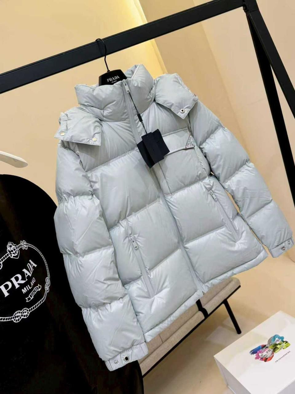 пуховик prada,moncler женский пуховик,пуховик куртка,прада серый пуховик,пуховик