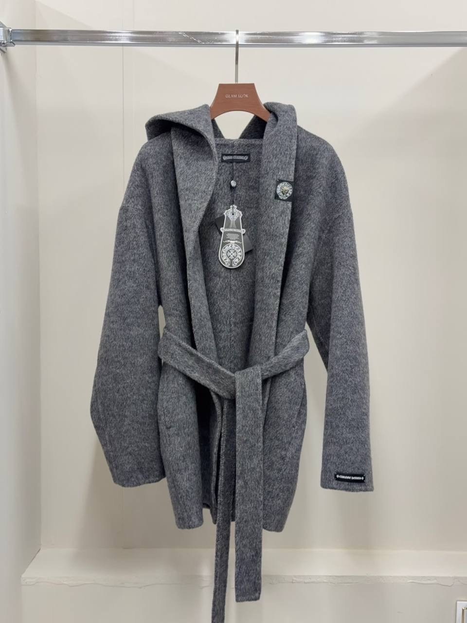 пальто с капюшоном,стильное пальто,пальто с капюшоном женское,серое пальто,пальто классическое