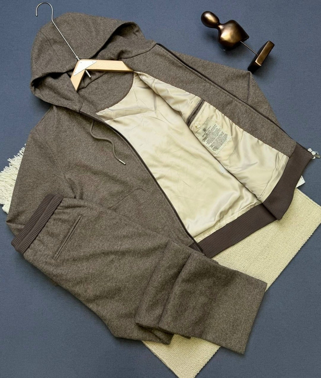 спортивный костюм loro piana,костюм loro piana,спортивный костюм brunello cucinelli,трикотажные костюмы,спортивные костюмы