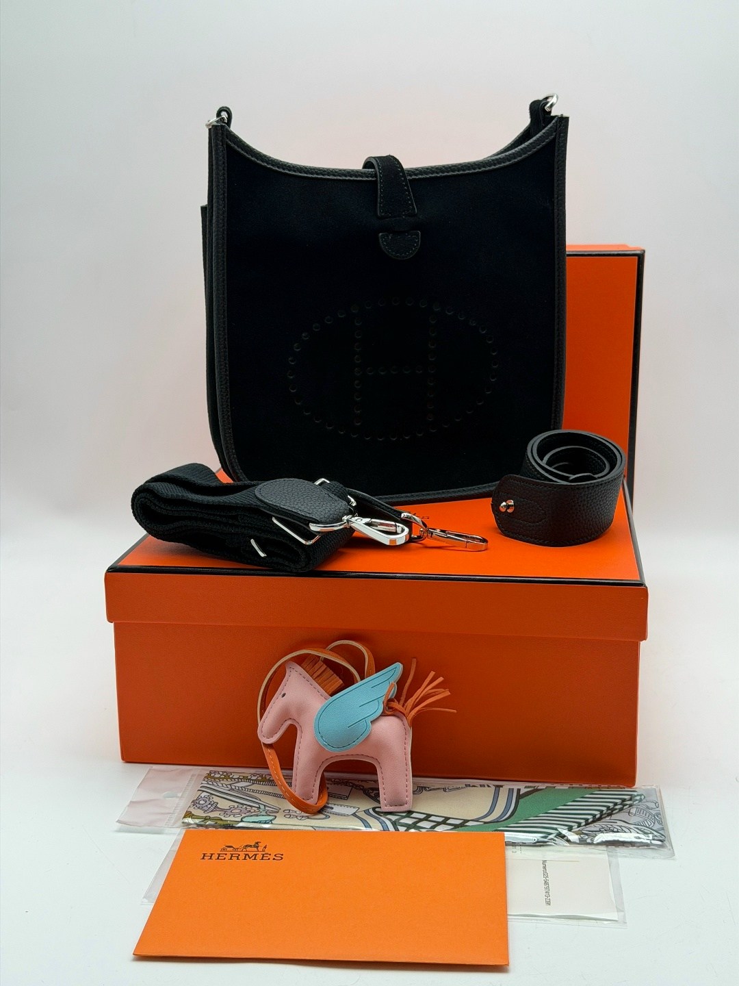 hermes сумка,сумка женская hermes,сумка hermes evelyne,эрмес сумка,сумка hermes через плечо