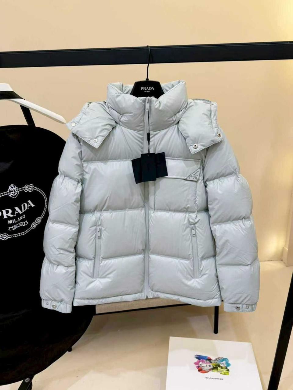 пуховик prada,moncler женский пуховик,пуховик куртка,прада серый пуховик,пуховик