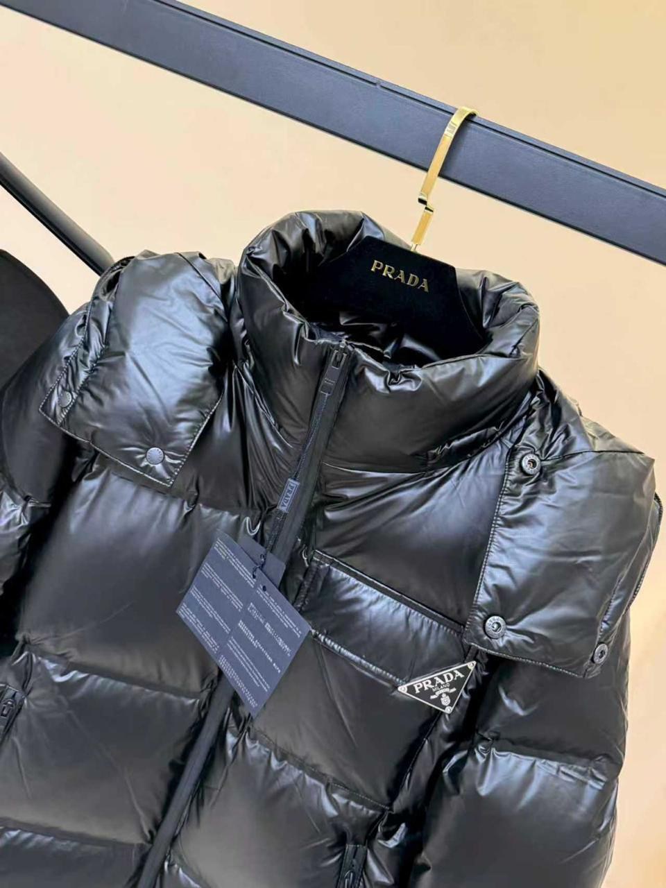 пуховик prada,moncler женский пуховик,пуховик куртка,прада серый пуховик,пуховик