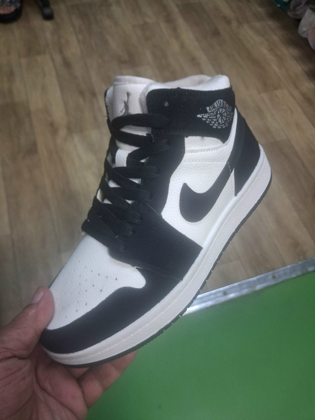 nike air jordan 1 mid,air jordan 1 mid college grey,nike air jordan 1 mid se,nike air jordan 1,air jordan 1 mid