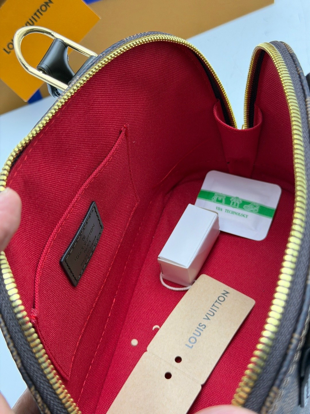 сумка louis vuitton,сумка louis vuitton женская,сумка alma bb от louis vuitton,женская сумка louis vuitton alma,сумка louis vuitton alma bb