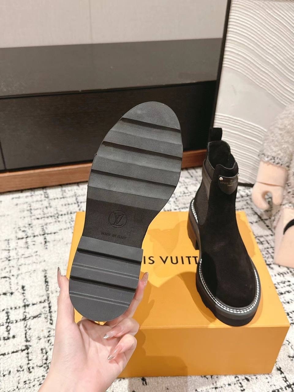 ботинки louis vuitton,ботинки женские,,замшевые ботинки,ботинки