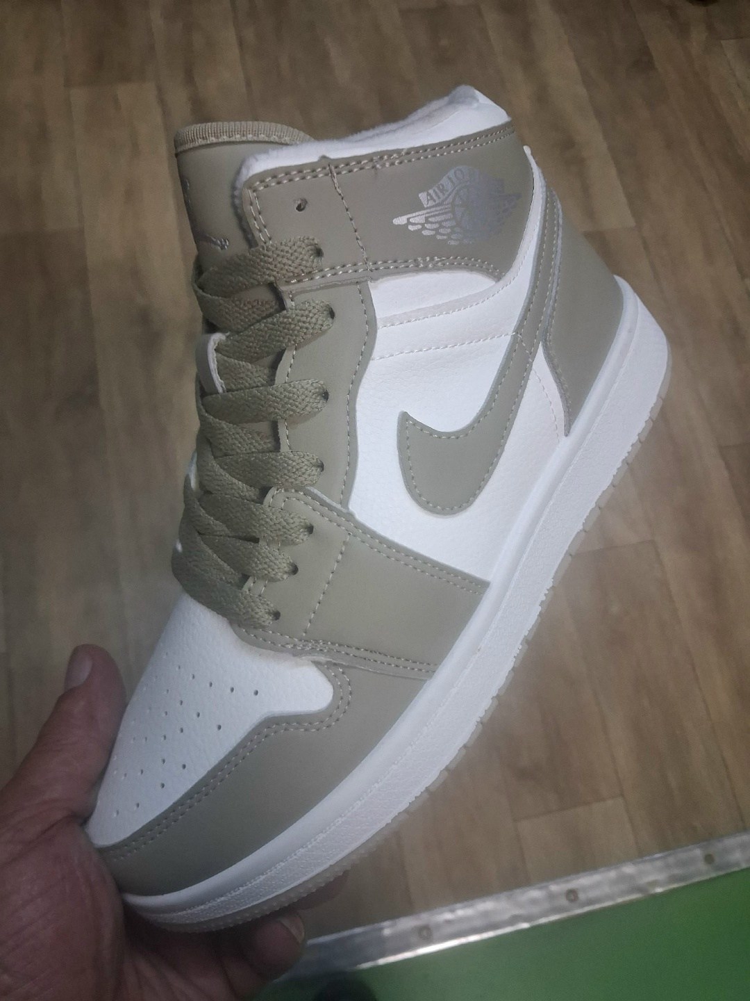 nike air jordan 1 mid,air jordan 1 mid college grey,nike air jordan 1 mid se,nike air jordan 1,air jordan 1 mid