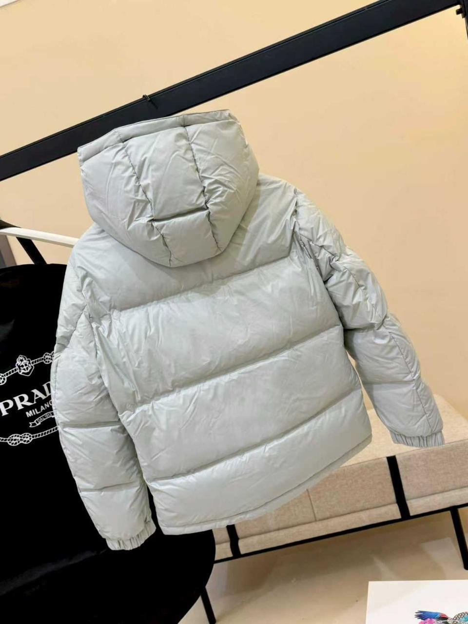 пуховик prada,moncler женский пуховик,пуховик куртка,прада серый пуховик,пуховик