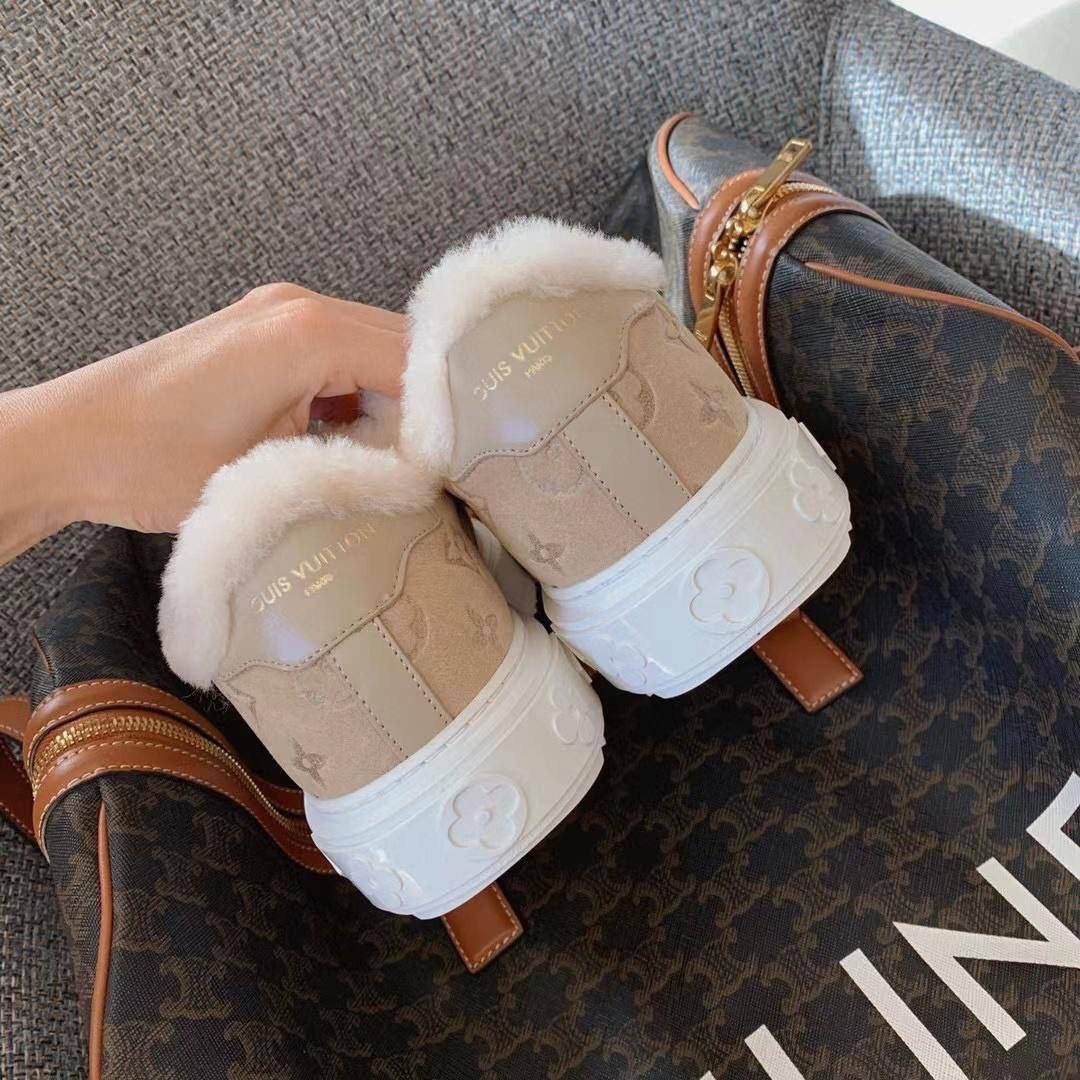 кроссовки женские louis vuitton,кеды louis vuitton time out зимние бежевые,louis vuitton зимние кроссовки,кроссовки зимние женские louis vuitton,женские зимние кеды louis vuitton 2026 бежевые