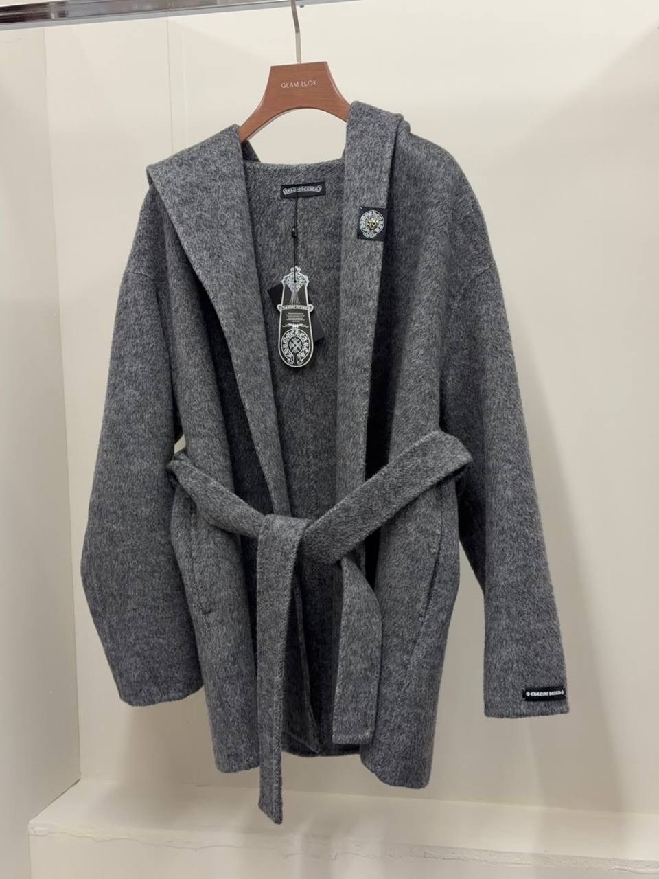 пальто с капюшоном,стильное пальто,пальто с капюшоном женское,серое пальто,пальто классическое