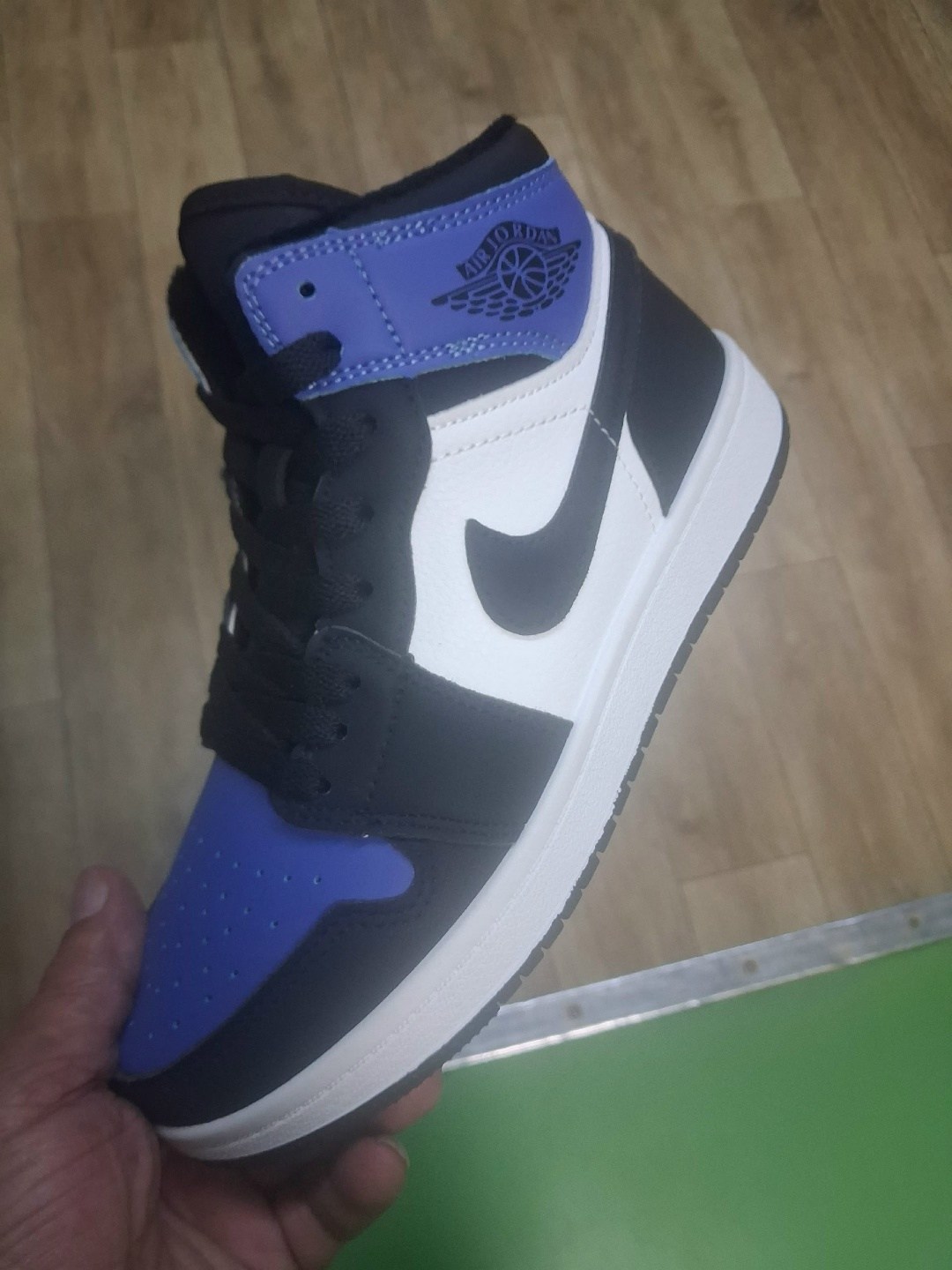 nike air jordan 1 mid,air jordan 1 mid college grey,nike air jordan 1 mid se,nike air jordan 1,air jordan 1 mid