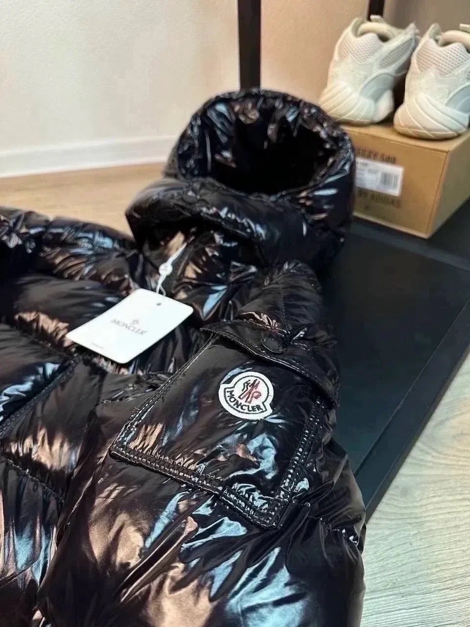 пуховик moncler,монклер пуховик,мужской пуховик moncler,пуховик moncler maya,глянцевый пуховик монклер