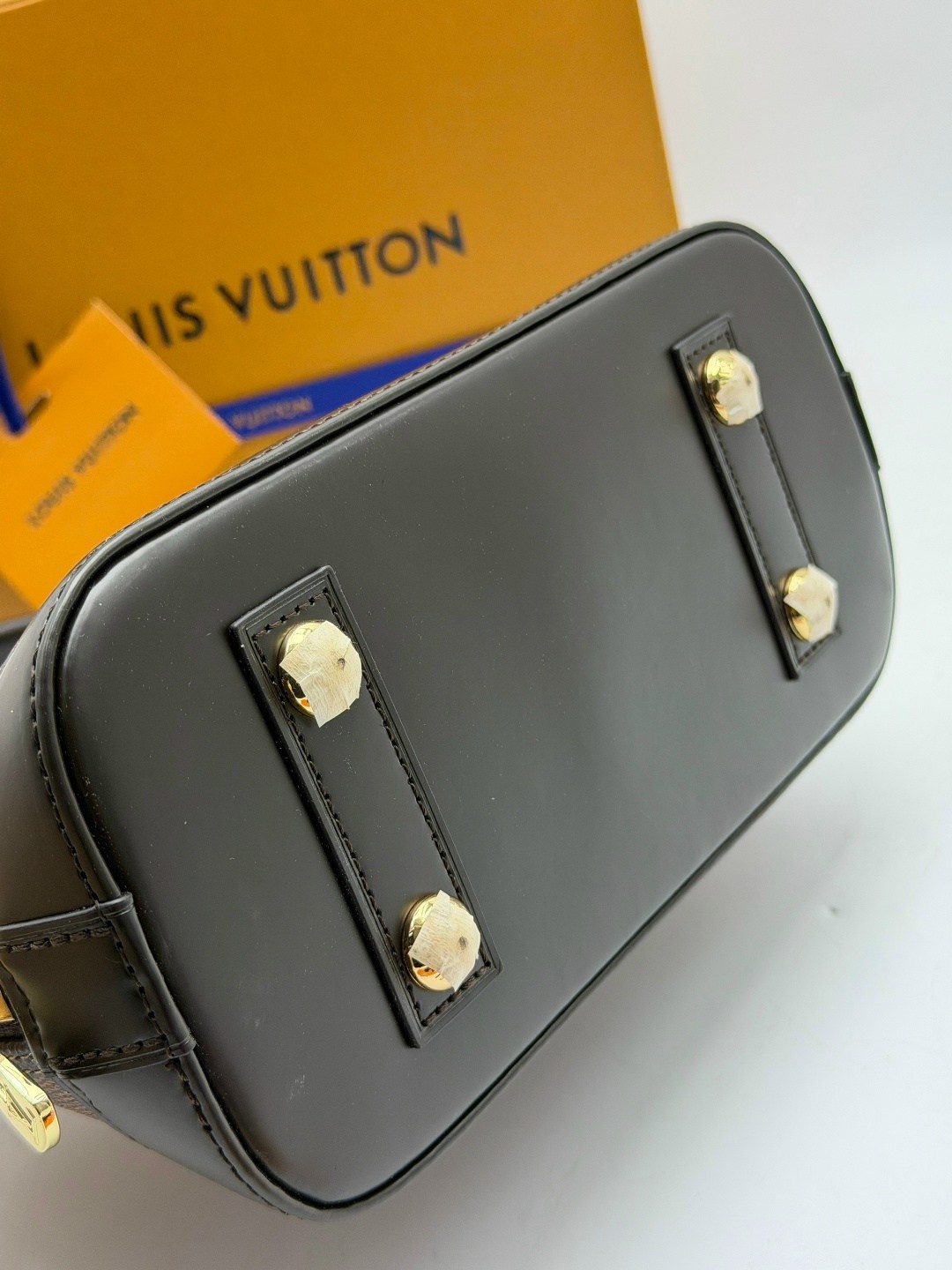 сумка louis vuitton,сумка louis vuitton женская,сумка alma bb от louis vuitton,женская сумка louis vuitton alma,сумка louis vuitton alma bb