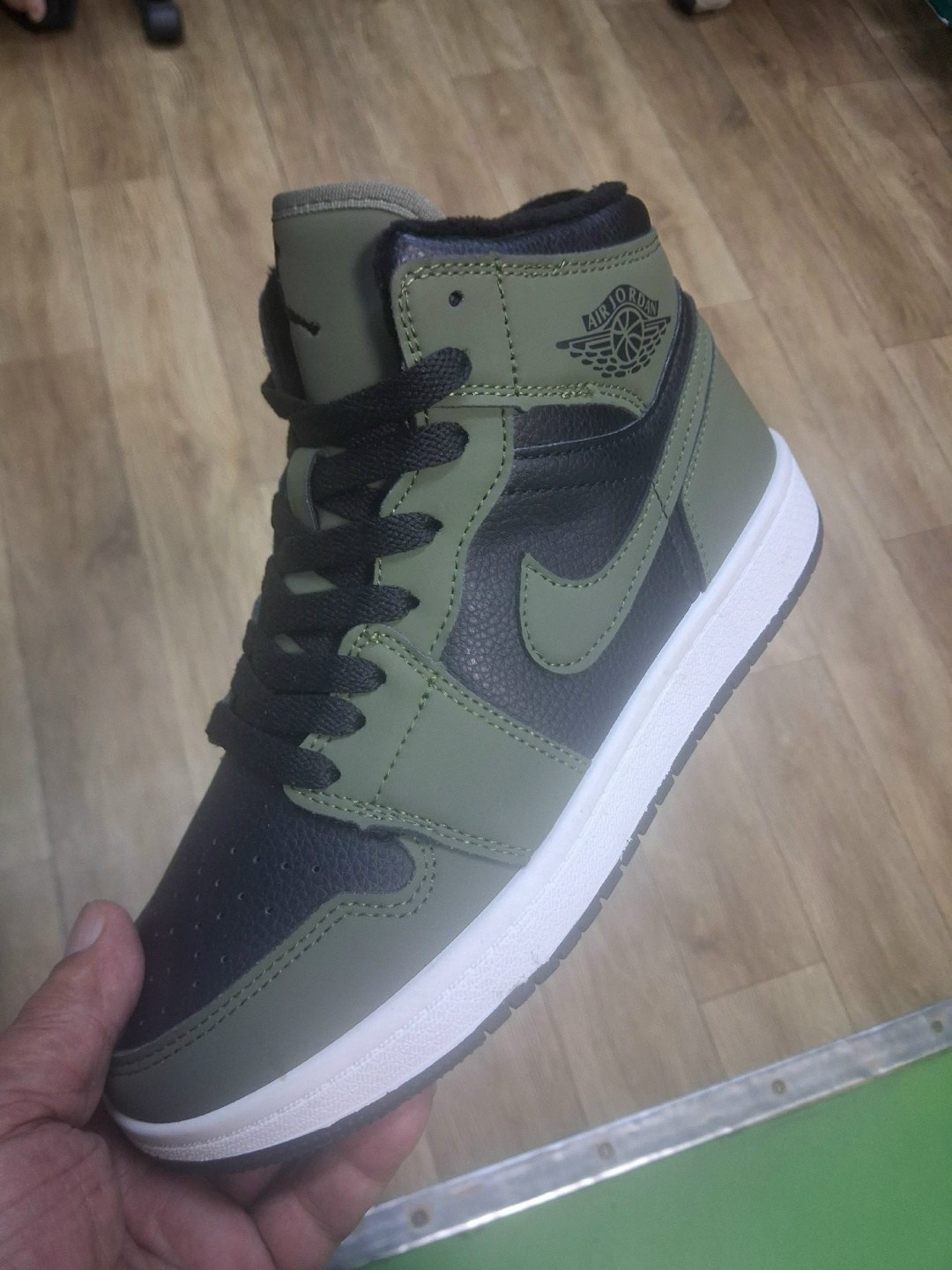 nike air jordan 1 mid,air jordan 1 mid college grey,nike air jordan 1 mid se,nike air jordan 1,air jordan 1 mid