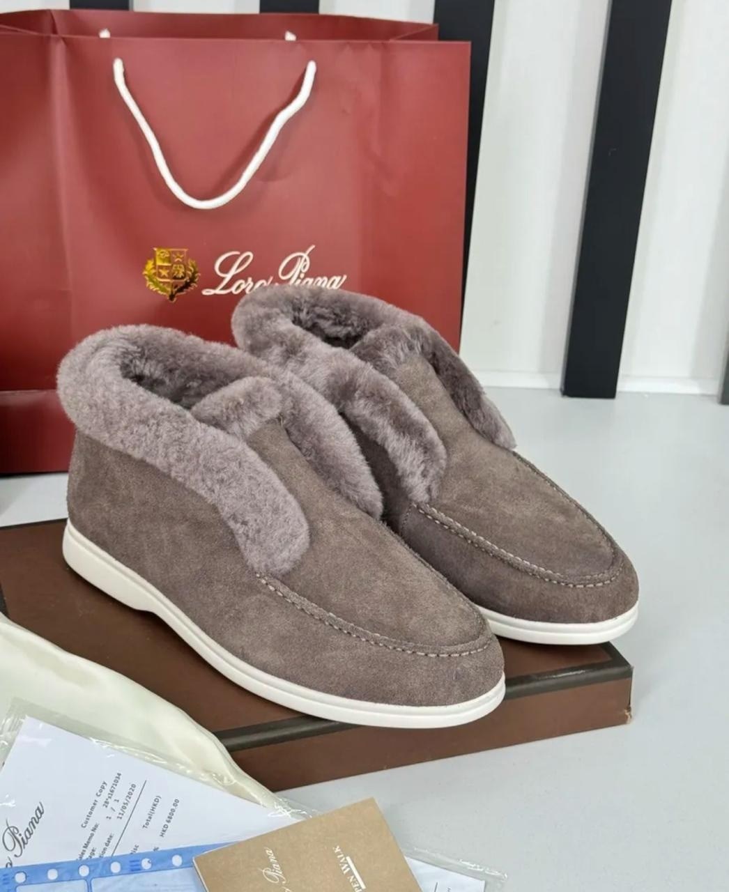 зимние замшевые ботинки loro piana open walk бежевые с мехом,женские лоферы loro piana open walk с мехом,лоферы loro piana зимние,лоферы loro piana с мехом,ботинки loro piana
