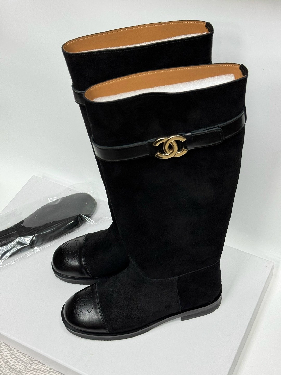 сапоги chanel,резиновые сапоги chanel,сапоги шанель,резиновые сапоги шанель,сапоги шанель черные