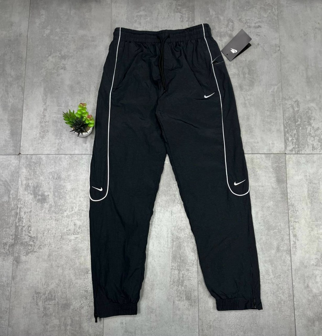 ветровка nike,спортивные штаны nike,спортивные костюмы nike,nike swoosh,костюм спортивный мужской nike