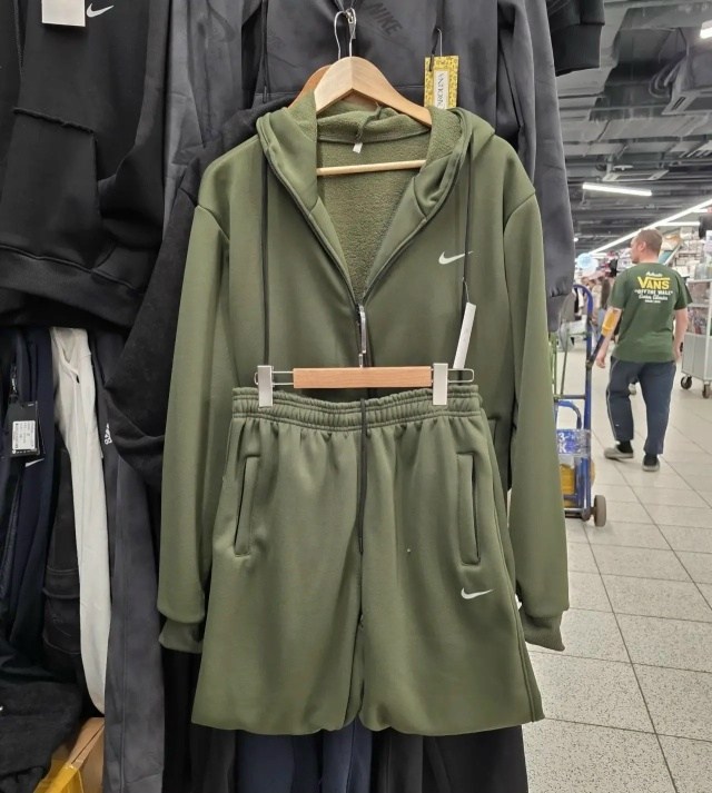 брюки спортивные,брюки спортивные nike,брюки мужские nike,спортивные костюмы мужские,костюм спортивный nike