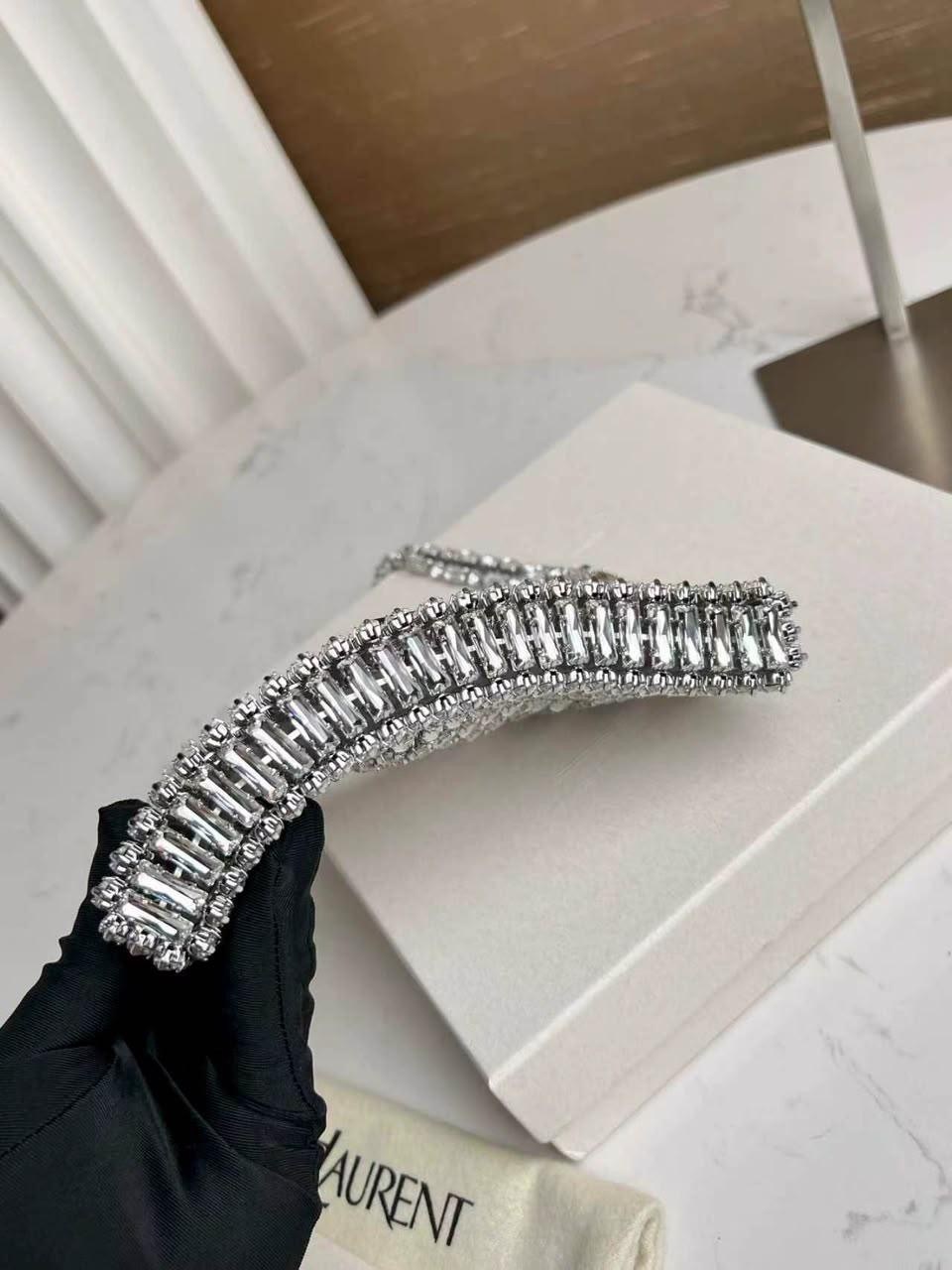 блестящая сумка,alexander wang сумка со стразами,сумка из хрустальных бусин,сумка со стразами,сумочка со стразами