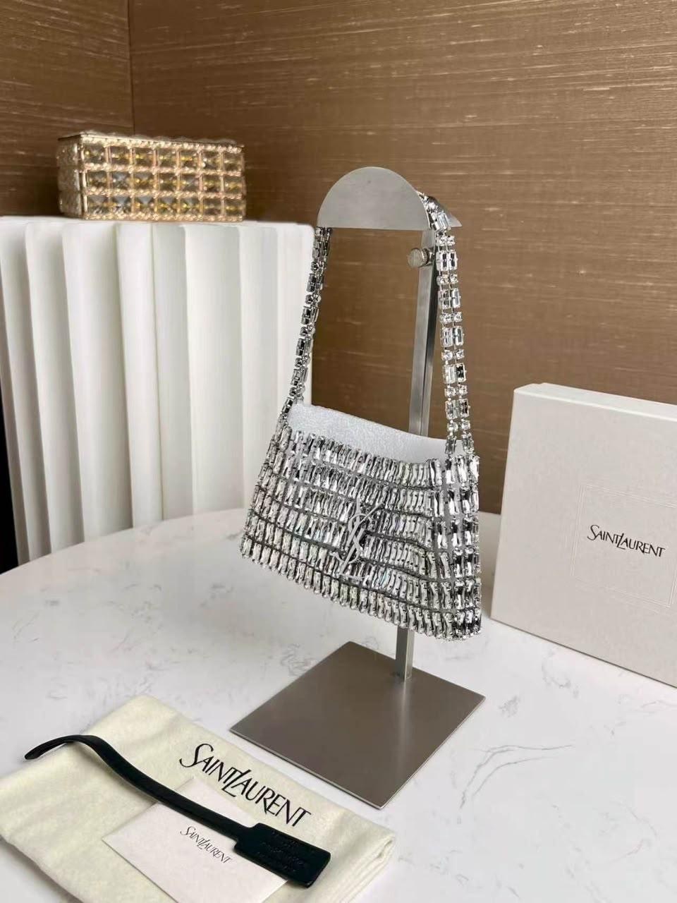 блестящая сумка,alexander wang сумка со стразами,сумка из хрустальных бусин,сумка со стразами,сумочка со стразами