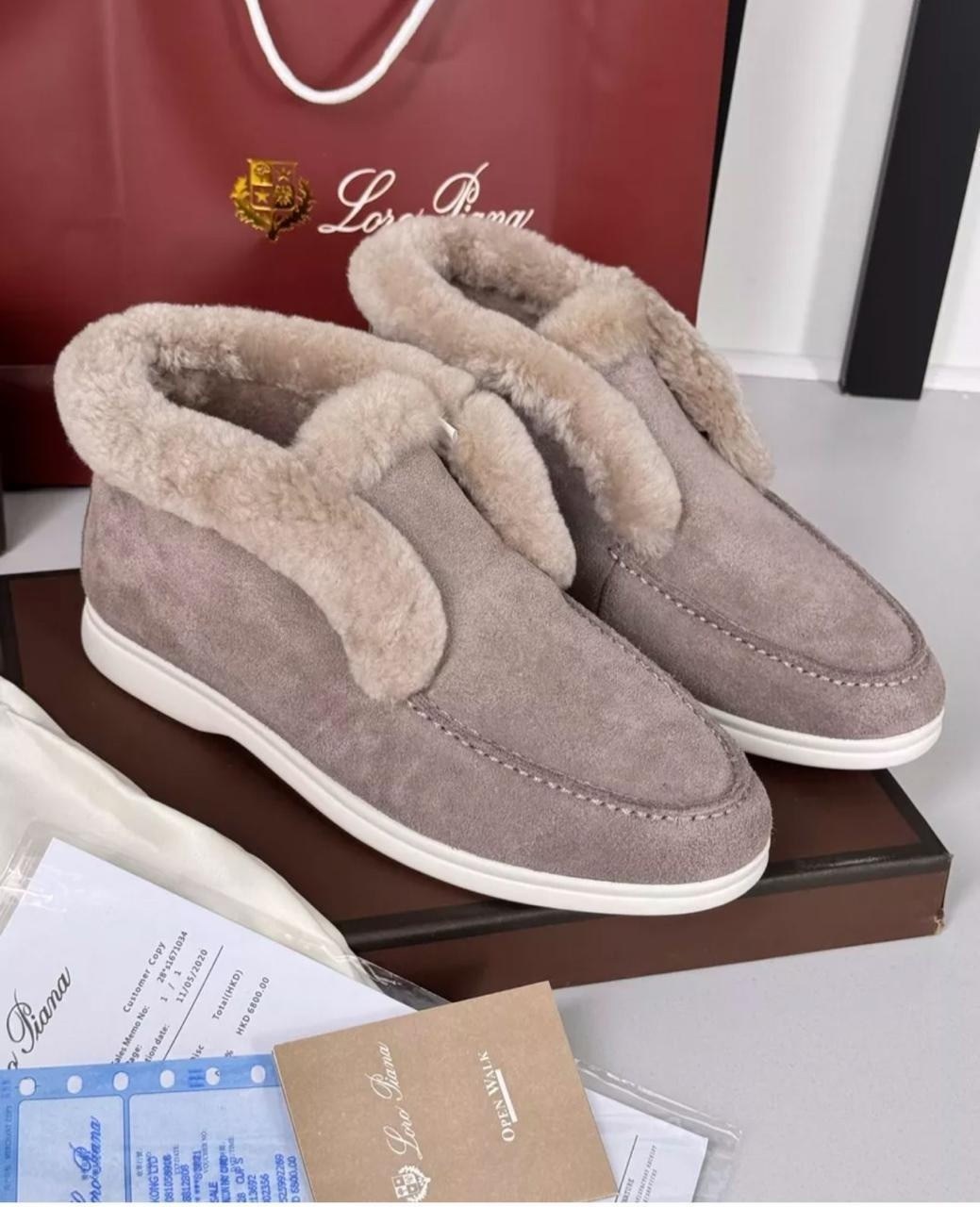зимние замшевые ботинки loro piana open walk бежевые с мехом,женские лоферы loro piana open walk с мехом,лоферы loro piana зимние,лоферы loro piana с мехом,ботинки loro piana