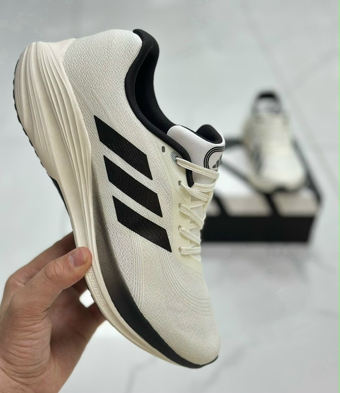 кроссовки adidas,кроссовки adidas adizero,кроссовки adidas adizero sl,кроссовки,кроссовки мужские adidas