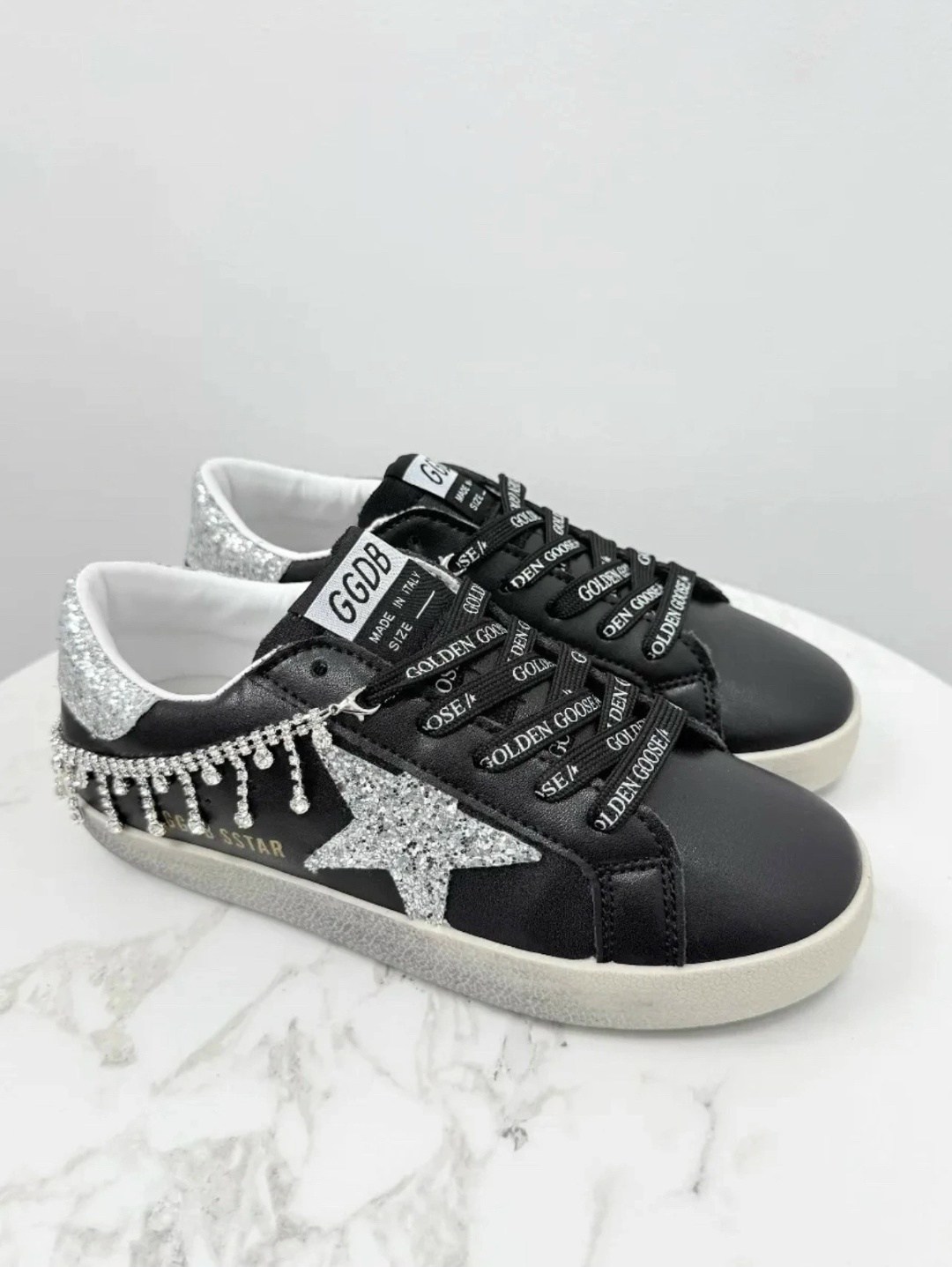 ,кроссовки со звездами,кроссовки golden goose,стильные кроссовки,женские кроссовки