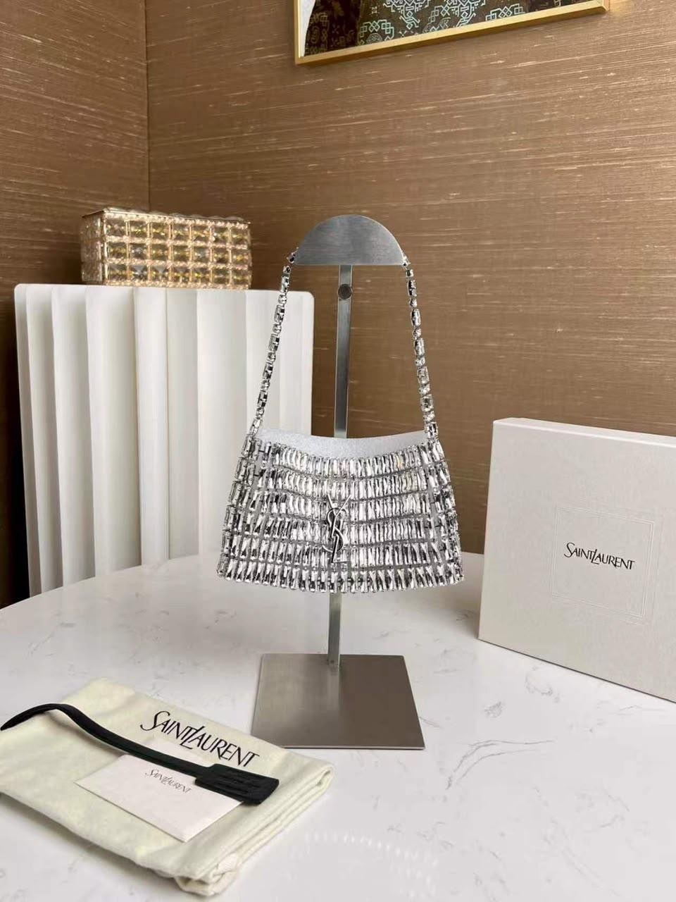 блестящая сумка,alexander wang сумка со стразами,сумка из хрустальных бусин,сумка со стразами,сумочка со стразами