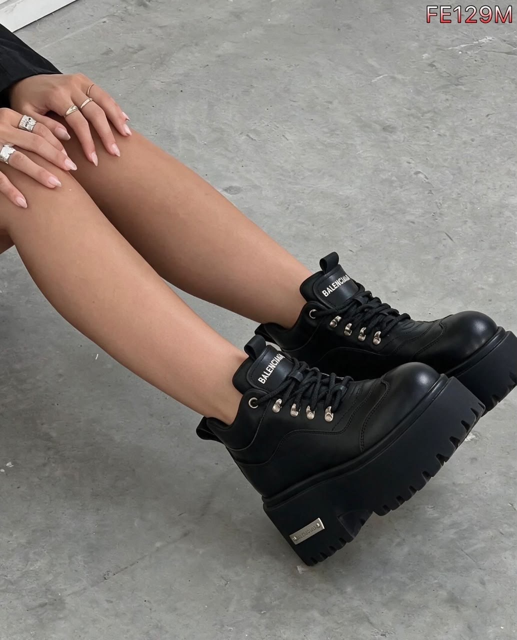 balenciaga женские кожаные ботинки balenciaga чёрного цвета,ботинки balenciaga,balenciaga женские кожаные ботинки чёрного цвета,,женские брендовые кожаные ботинки balenciaga premium