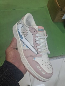 Кроссовки