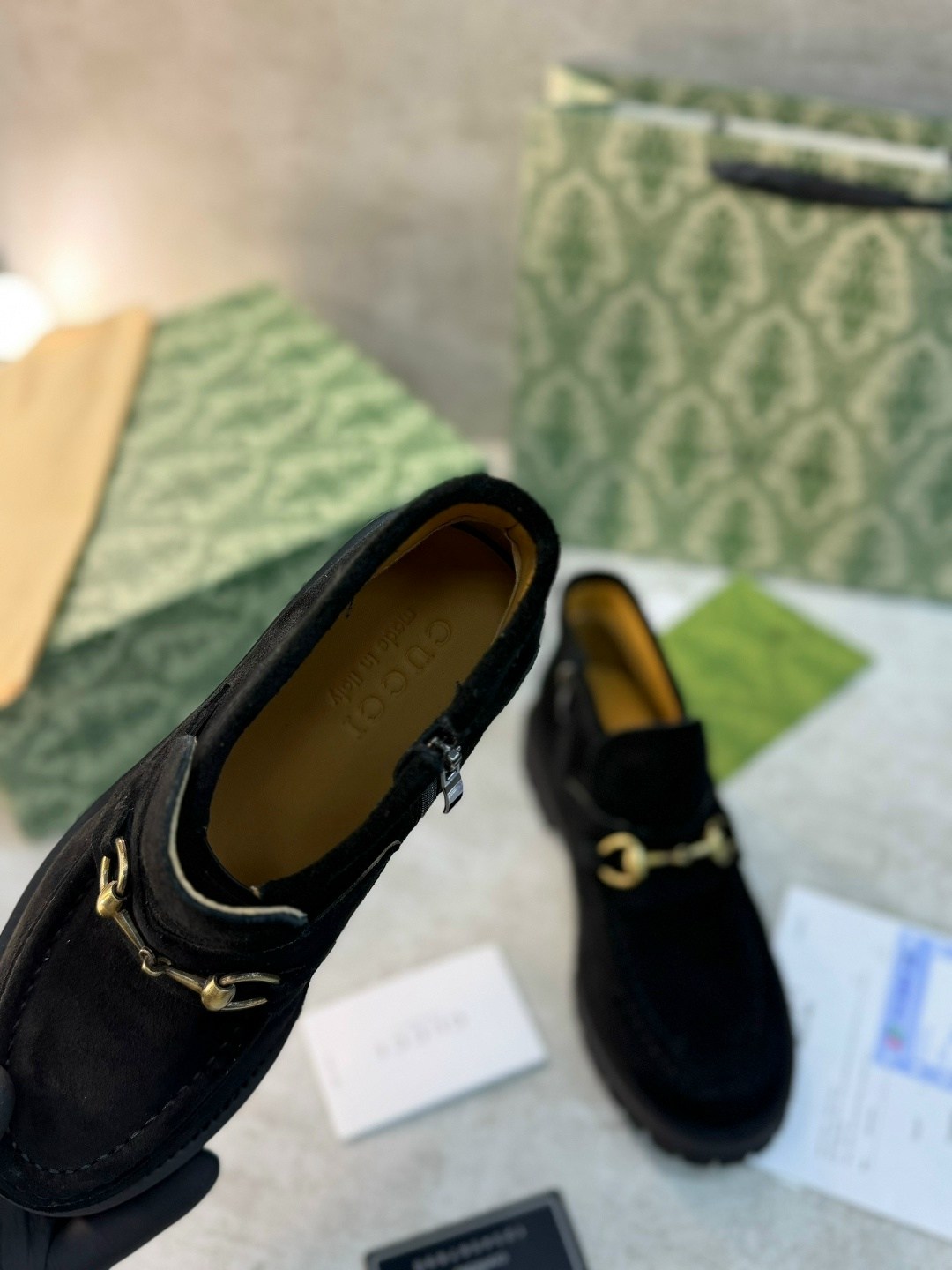 ,ботинки gucci,лоферы gucci,женские замшевые черные ботинки gucci,ботинки gucci horsebit черные