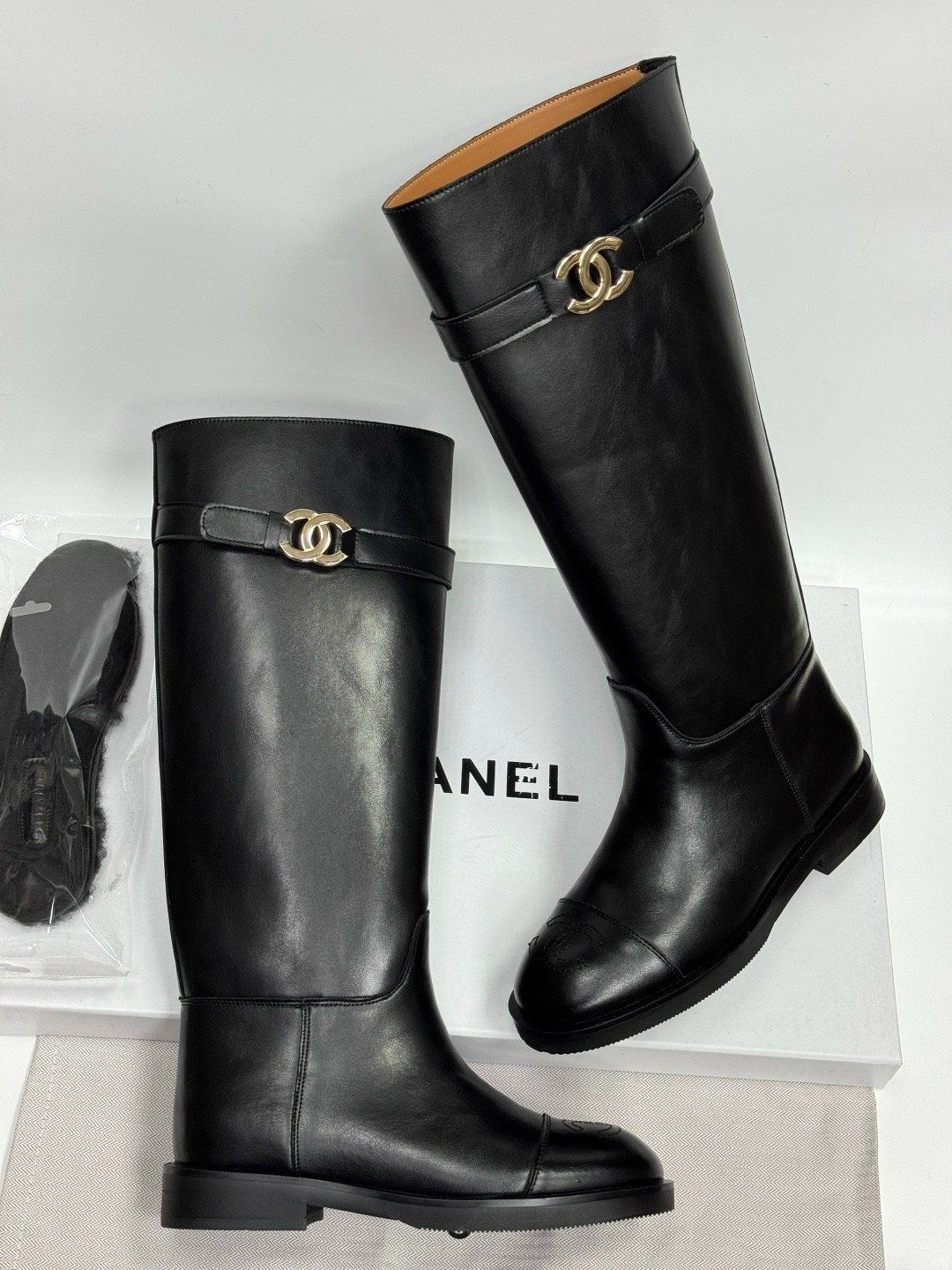 сапоги chanel,резиновые сапоги chanel,сапоги шанель,резиновые сапоги шанель,сапоги шанель черные
