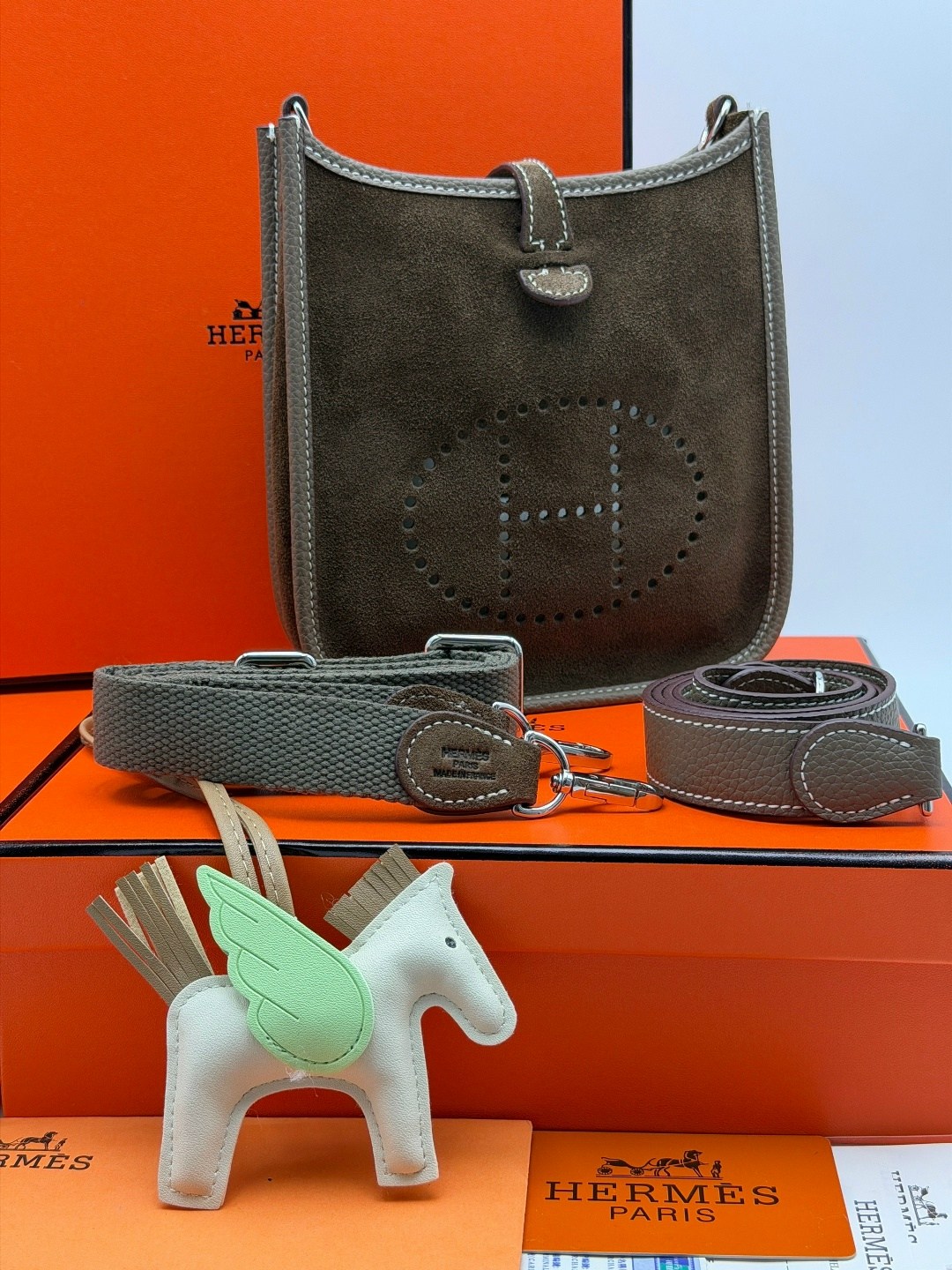 сумка hermes evelyne через плечо планшетка гермес,сумка hermes,сумка hermes evelyne,женская сумка hermes,hermes сумка на плечо
