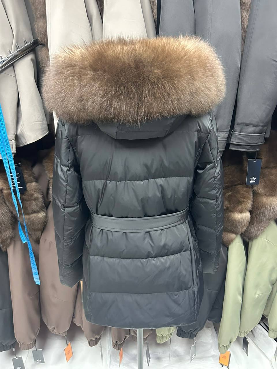 женские пуховики,пуховик с натуральным мехом,пуховик с мехом,пуховик,пуховик женский мех натуральный