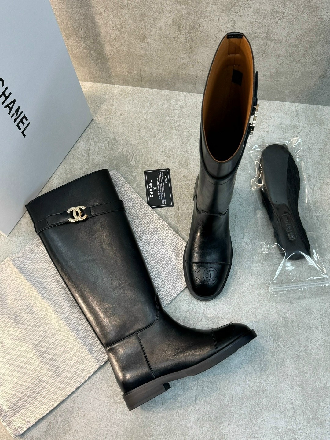 сапоги chanel,женские черные замшевые сапоги chanel,сапоги шанель,сапоги женские chanel,сапожки шанель