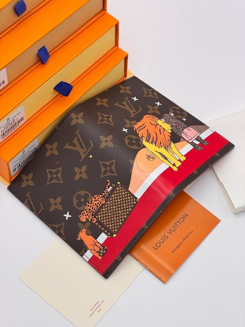 обложка на паспорт louis vuitton,кошелек louis vuitton,обложка для паспорта луи виттон,люксовая обложка для паспорта от louis vuitton,портмоне louis vuitton brazza