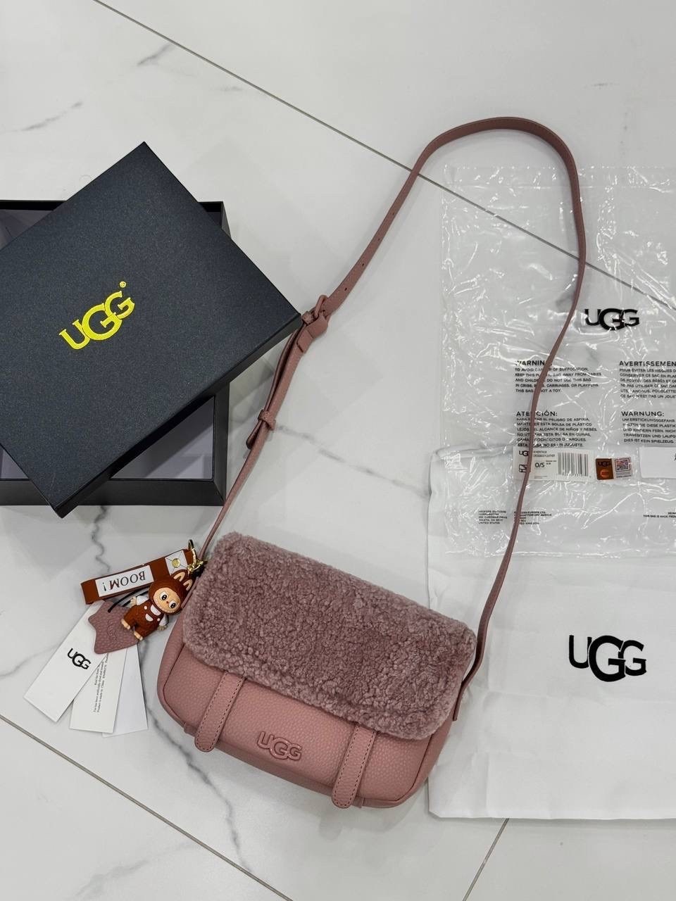 сумка с мехом ugg,сумка ugg,сумка из натуральной замши меховые от ugg,сумка на плечо ugg,сумка с мехом